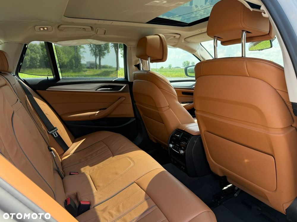 BMW Seria 5 520d Luxury Line sport - 27