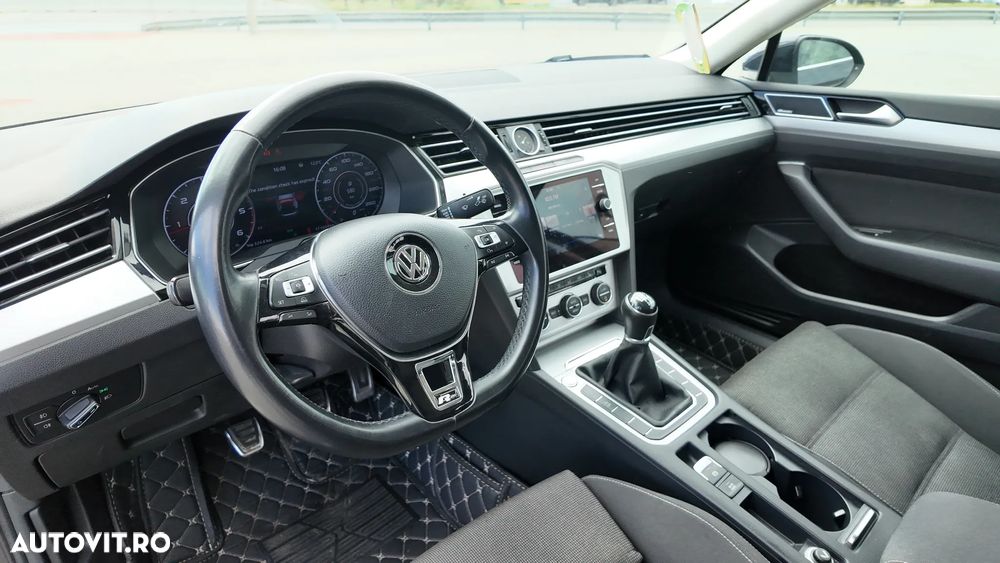 Volkswagen Passat 2.0 TDI Comfortline - 10