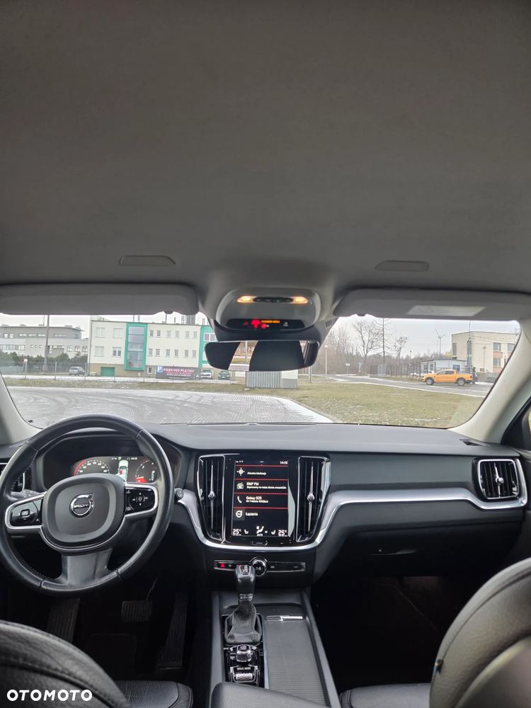 Volvo V60 Cross Country - 11