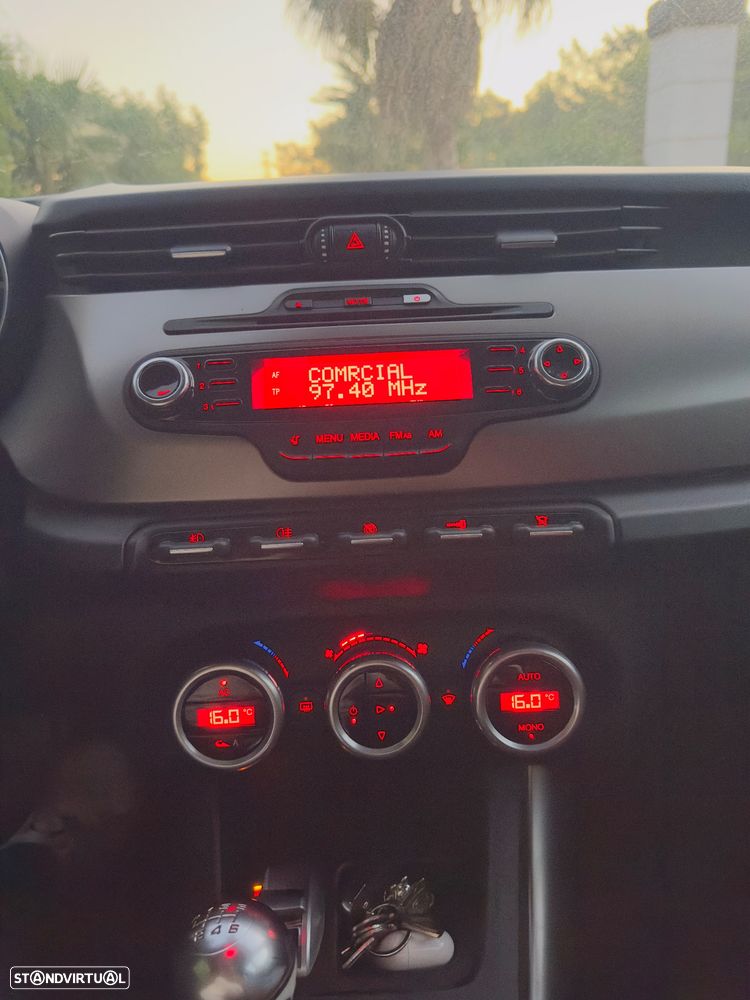 Alfa Romeo Giulietta 1.6 JTDm Sprint Speciale J18 - 37
