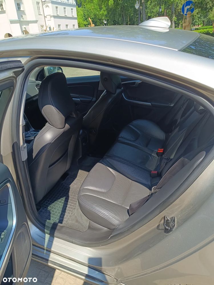 Volvo S60 T4 Momentum - 7
