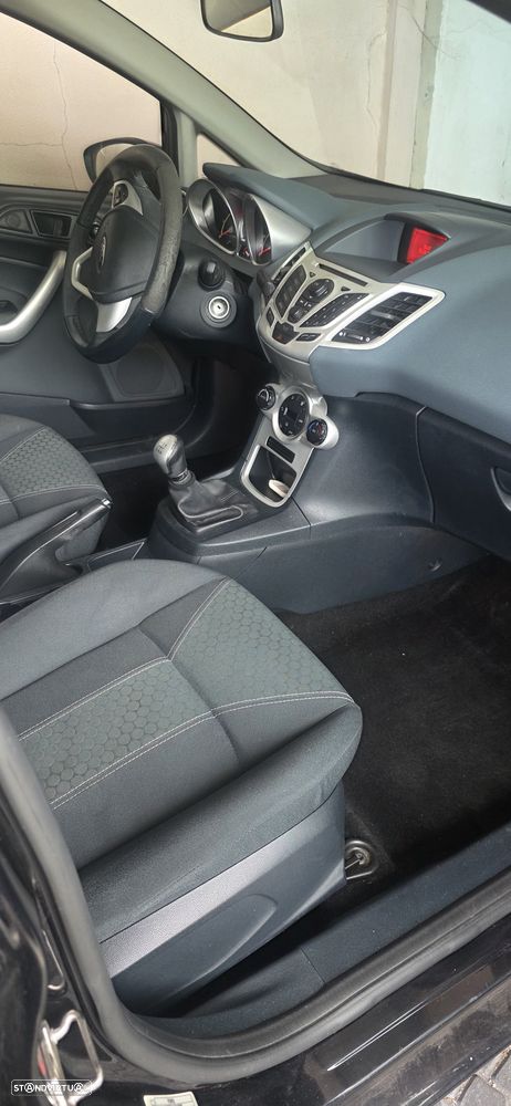 Ford Fiesta - 7