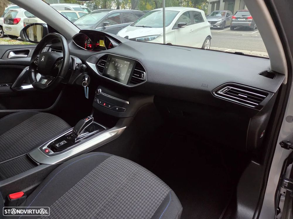 Peugeot 308 PureTech 130 GPF EAT8 Stop & Start Tech Edition - 16