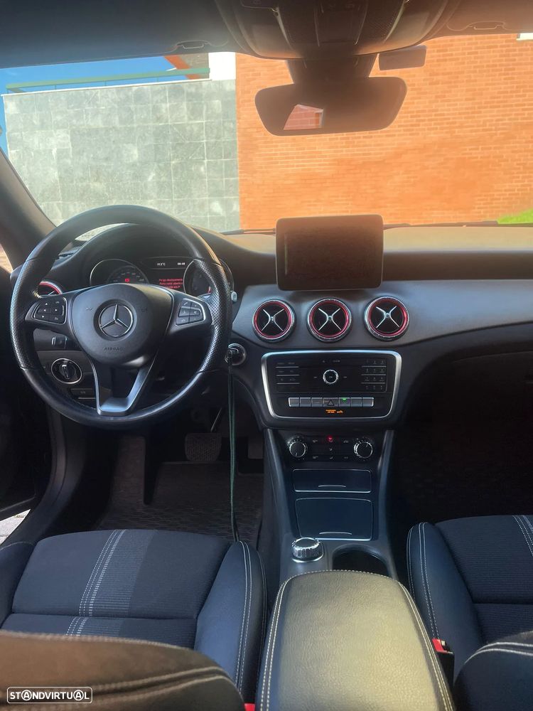 Mercedes-Benz CLA 200 d Shooting Brake Urban Aut. - 8