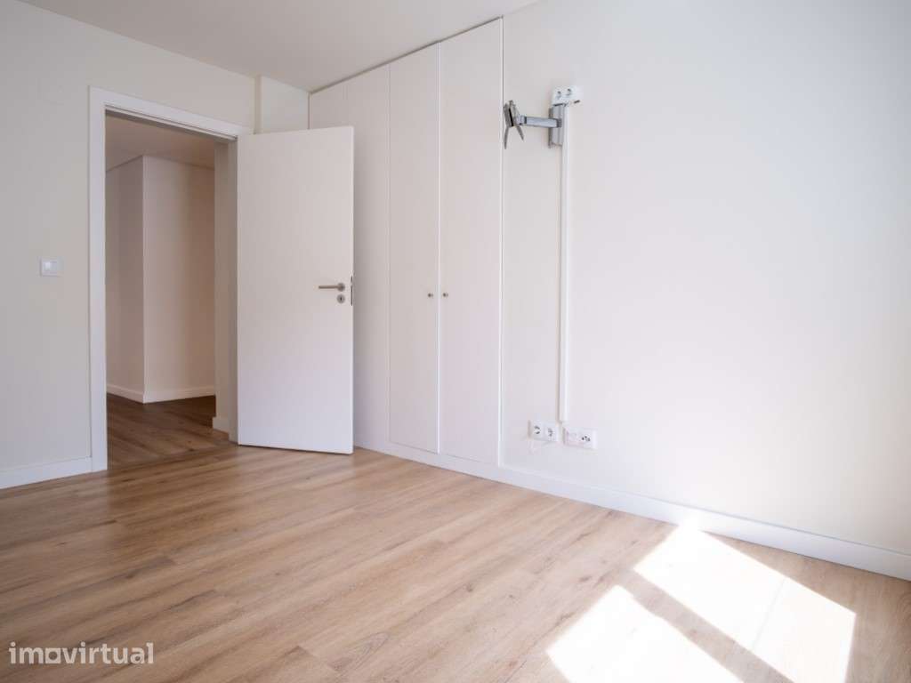 Apartamento no Centro de Moscavide para arrendamento, com dois luga... - Grande imagem: 3/24
