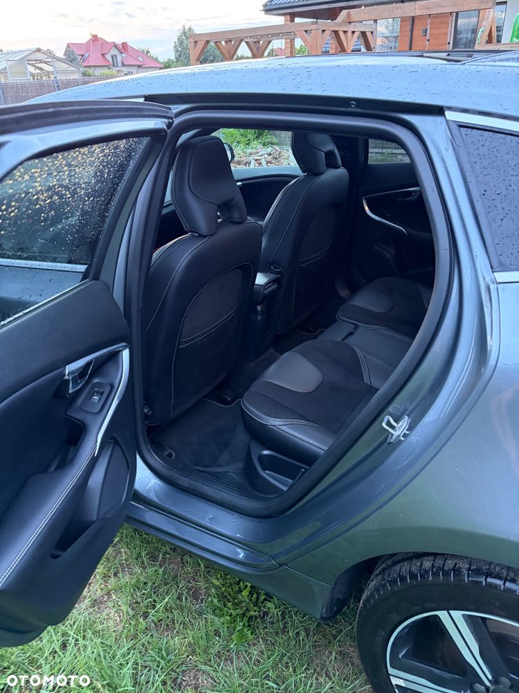 Volvo V40 T3 Drive-E R-Design Momentum - 17
