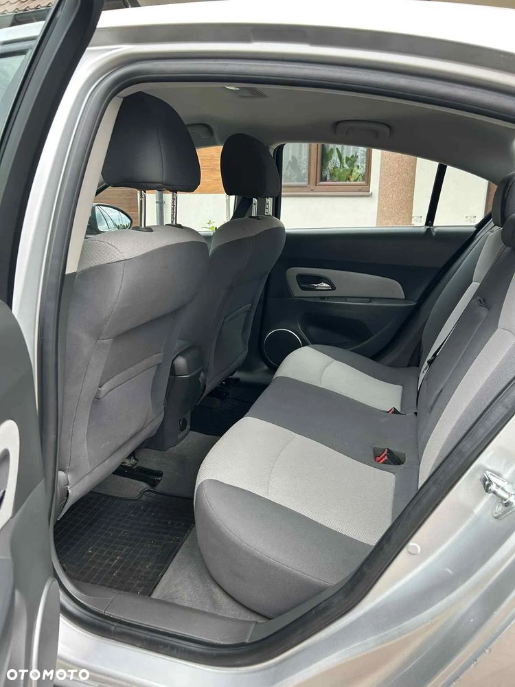 Chevrolet Cruze 1.8 LS - 14