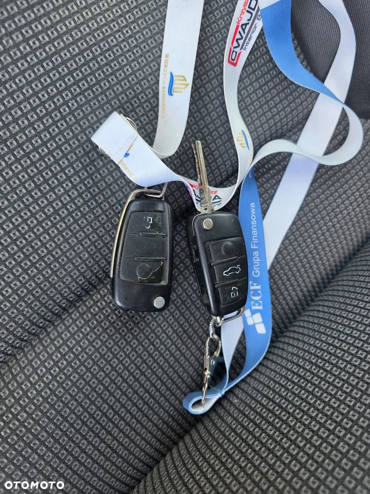 Audi A3 3-drzwiowe 1.6 FSI Ambiente - 16