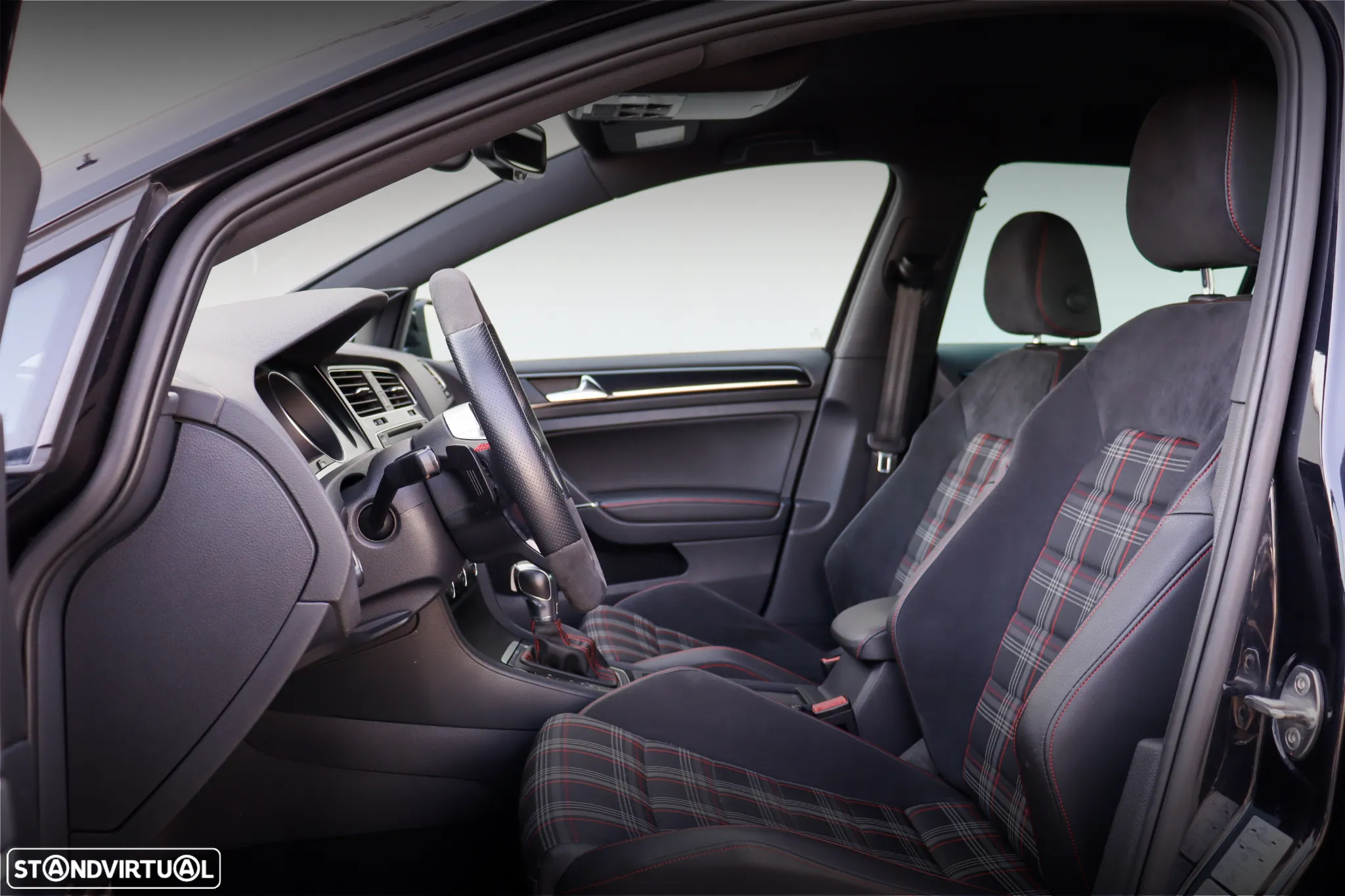 VW Golf 2.0 TSi GTi DSG - 17