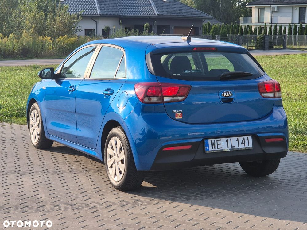 Kia Rio 1.2 L - 17