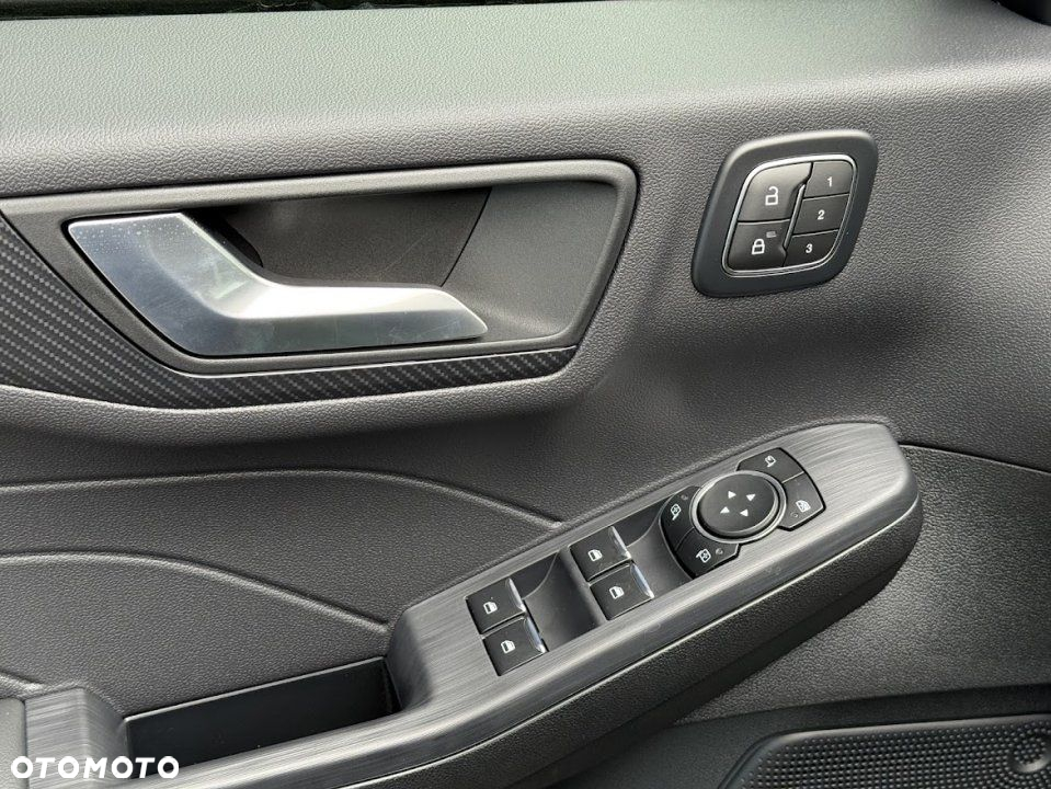 Ford Kuga - 18