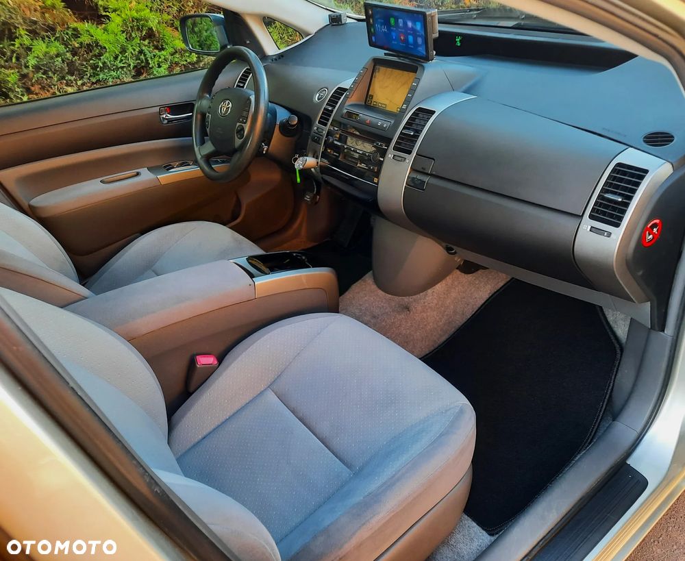 Toyota Prius 1.5 VVT-i Prestige - 10