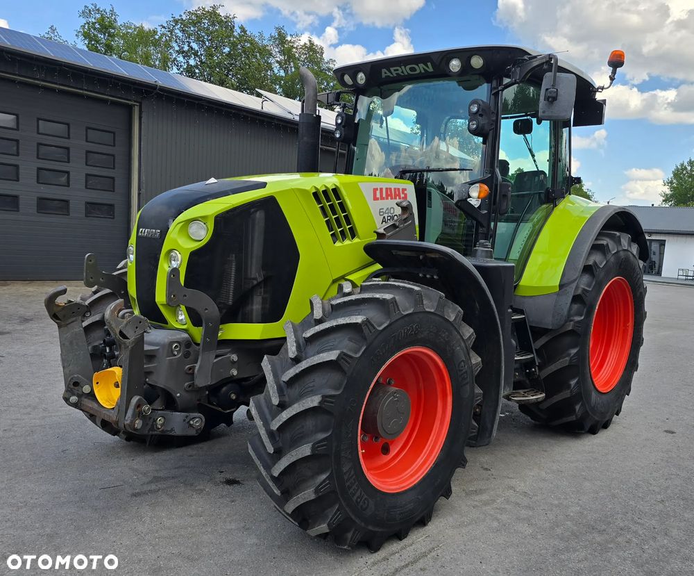 Claas Arion 640