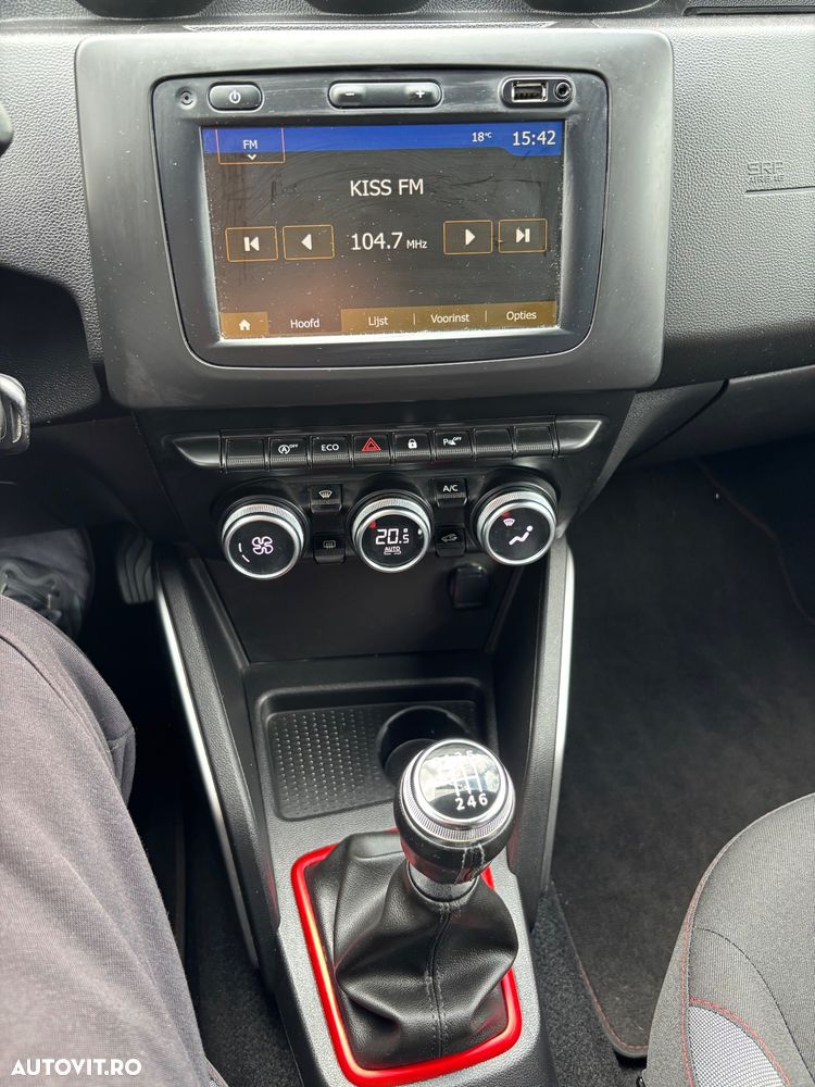 Dacia Duster TCe 150 GPF SL Techroad - 9