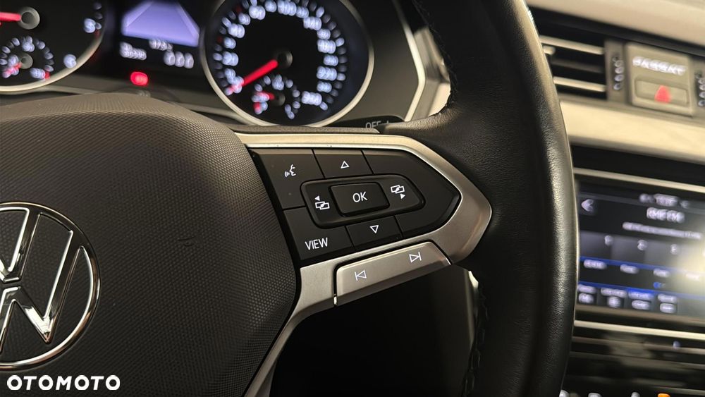 Volkswagen Passat Variant 2.0 TDI SCR Business DSG - 23