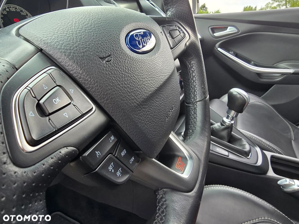 Ford Focus - 23