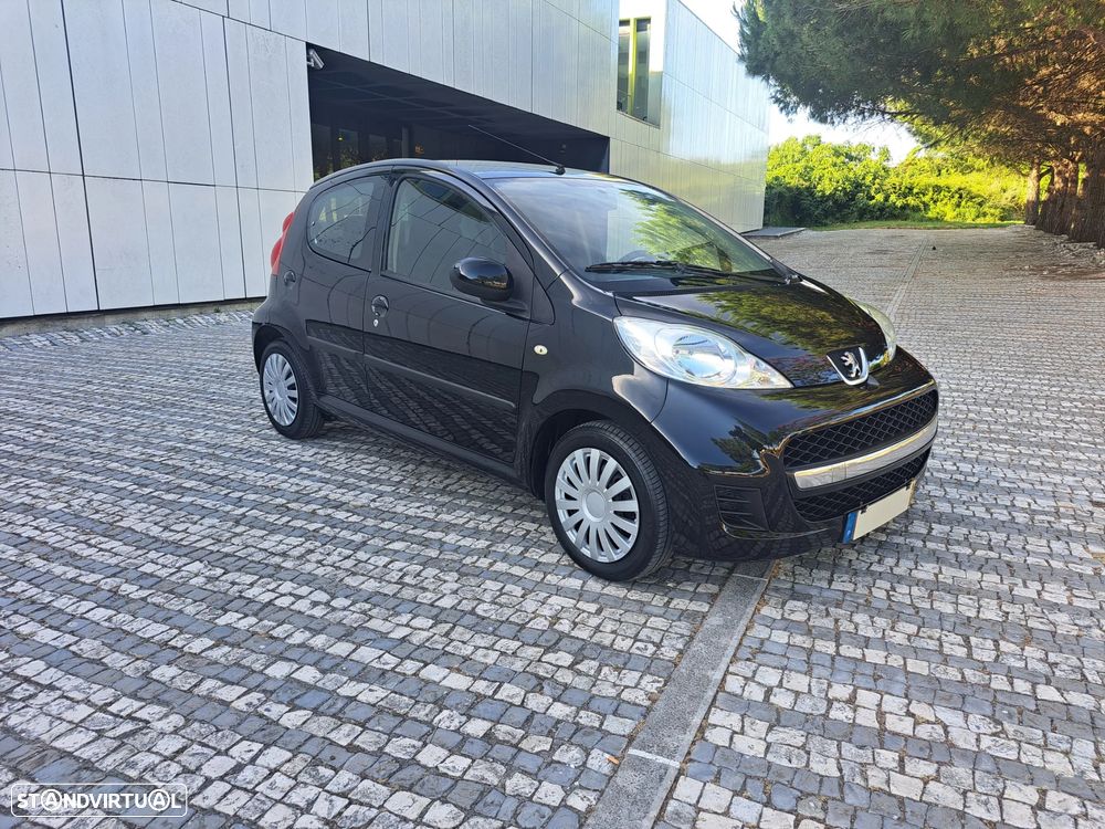 Peugeot 107 1.0 Urban - 1