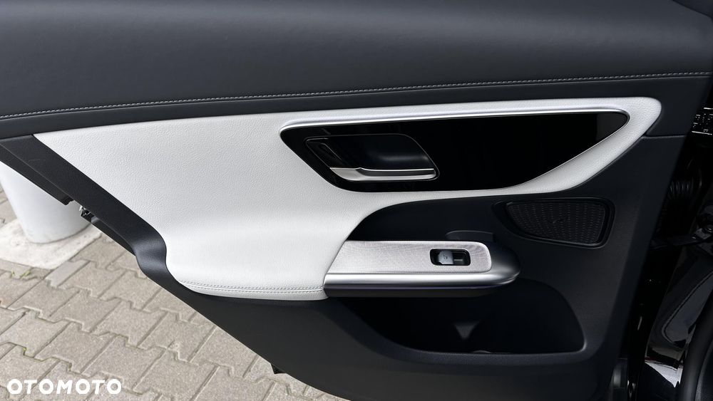Mercedes-Benz GLC 300 mHEV 4-Matic AMG Line - 28