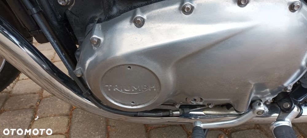 Triumph Bonneville - 14