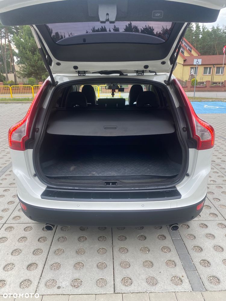 Volvo XC 60 D5 AWD Geartronic Summum - 8