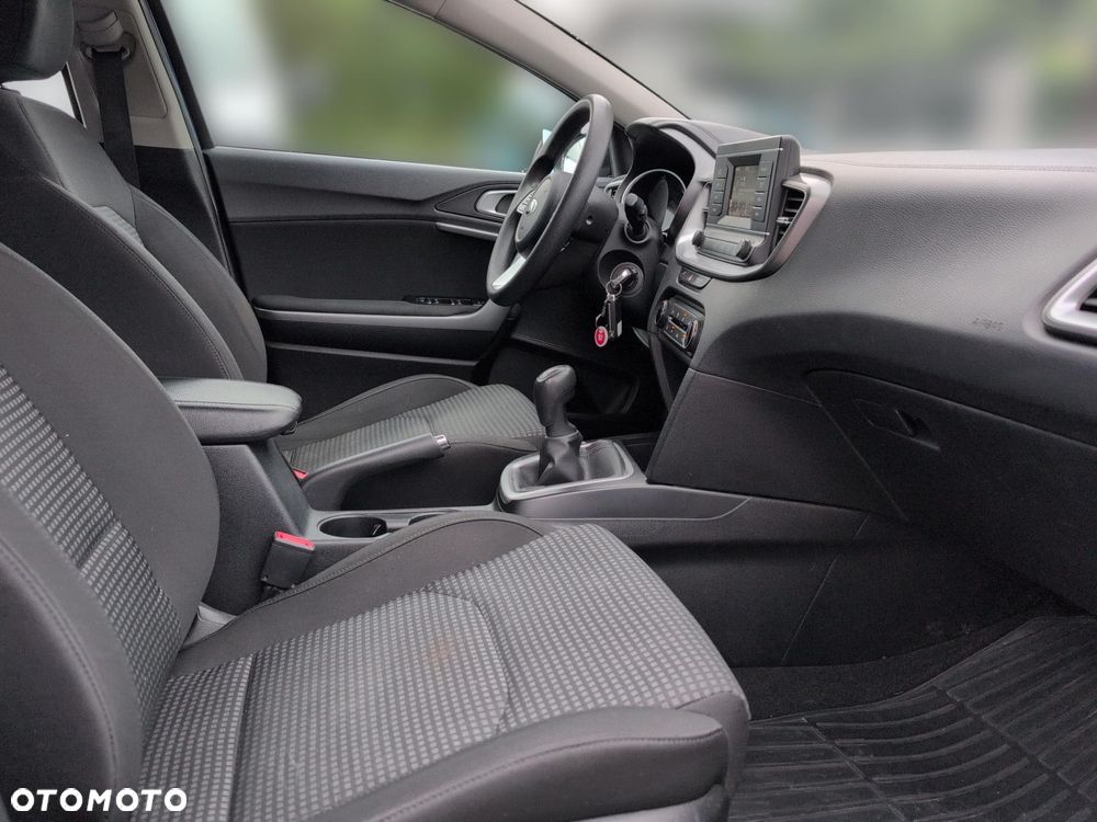 Kia Ceed 1.6 CRDi SCR M - 9