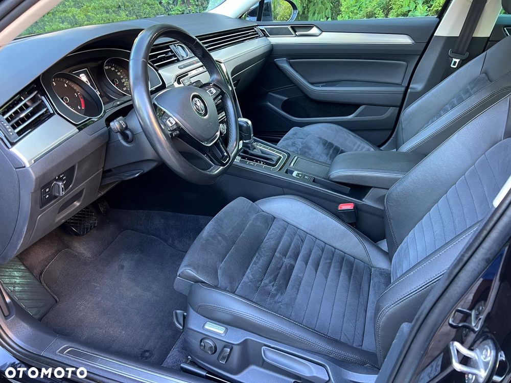 Volkswagen Passat 2.0 TDI SCR DSG Comfortline - 12