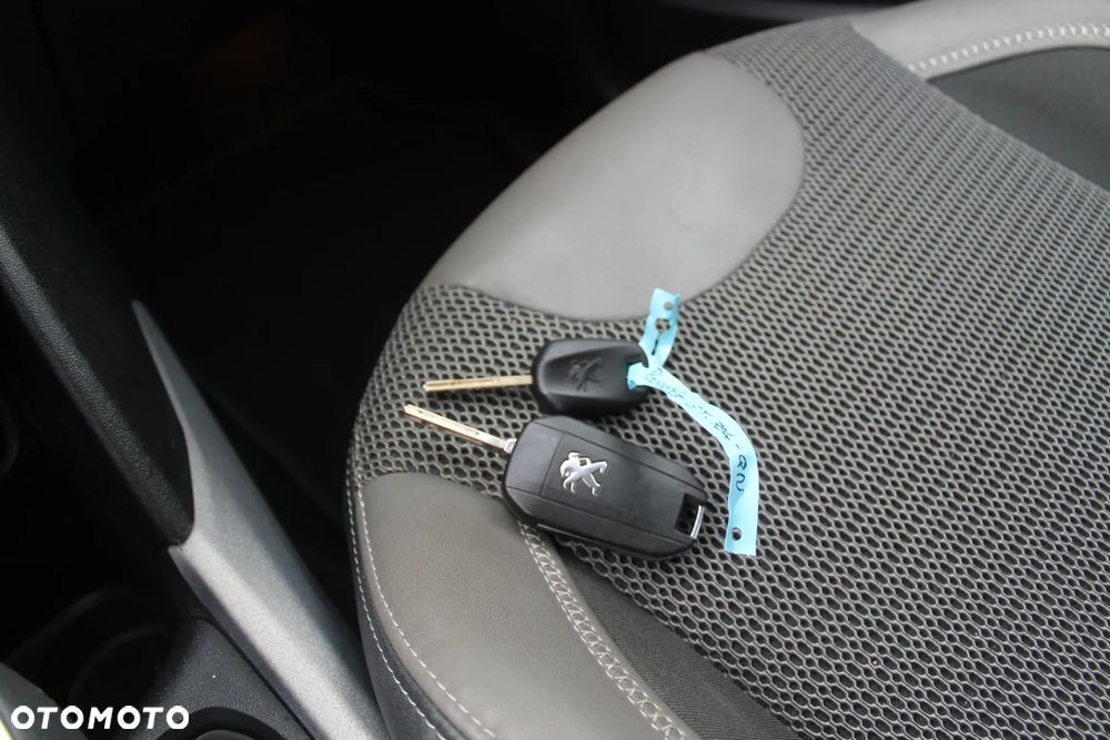 Peugeot 2008 PureTech 110 GPF Stop&Start EAT6 Style - 19