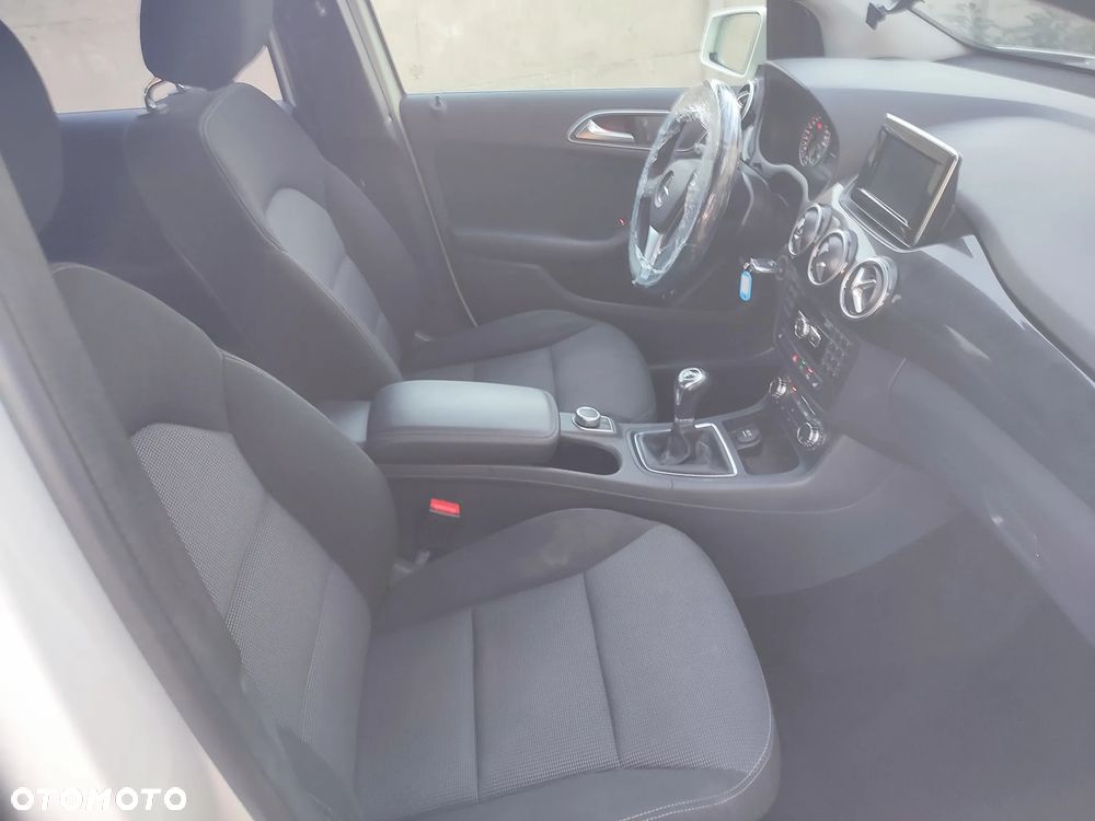 Mercedes-Benz Klasa B 180 d BlueEFFICIENCY Edition Style - 10