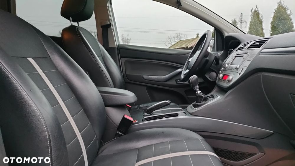 Ford Kuga 2.0 TDCi 2x4 Titanium - 9