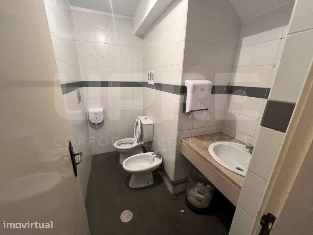Armazém | ARRENDA | Maia (Aeroporto) - Grande imagem: 2/9