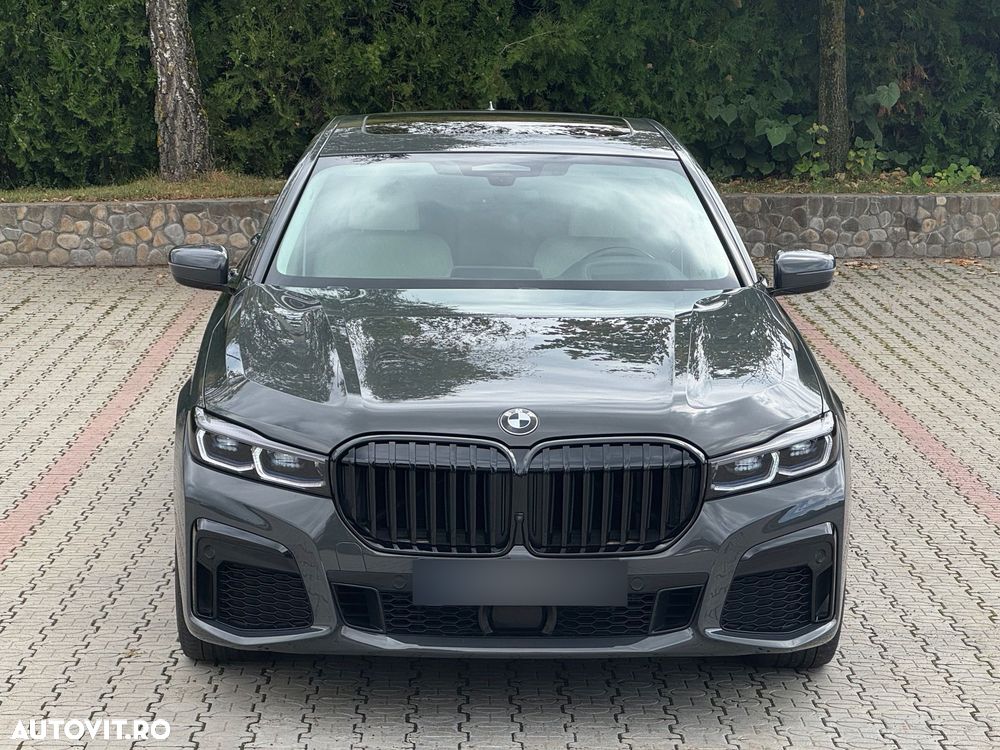 BMW Seria 7 745e - 17