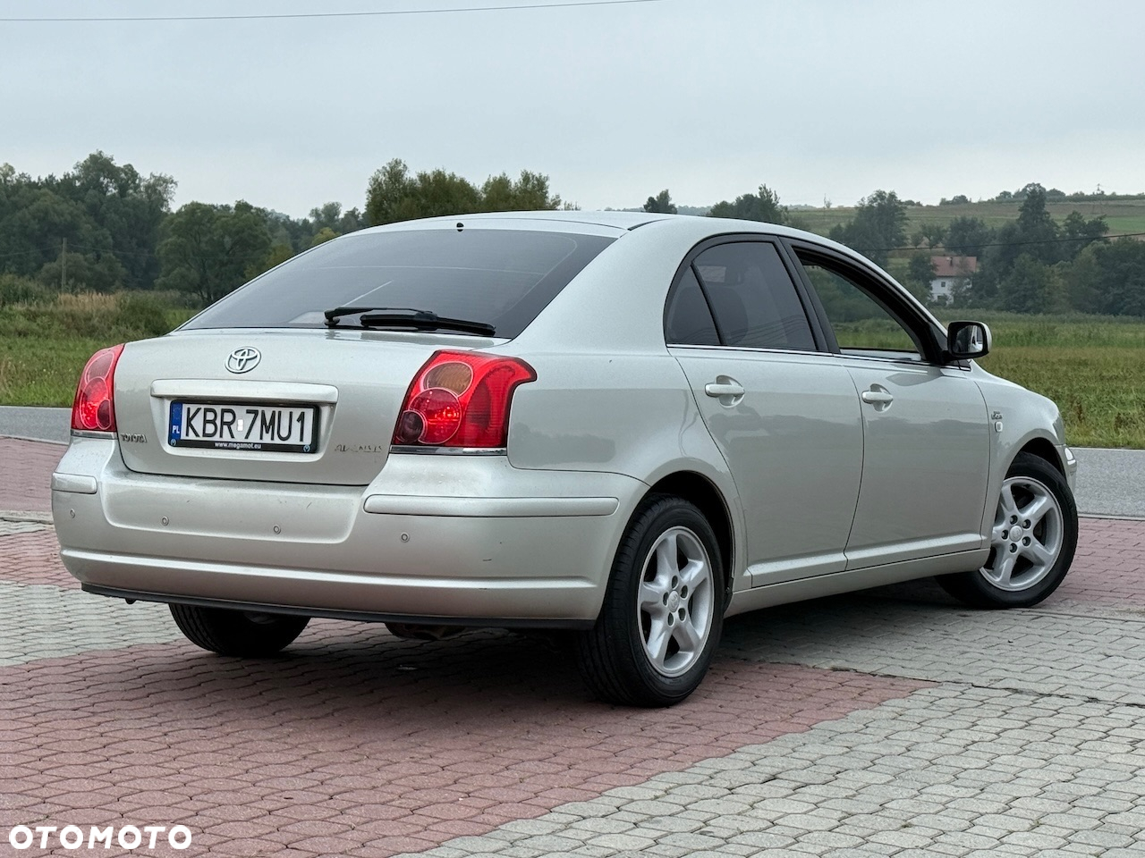 Toyota Avensis - 4