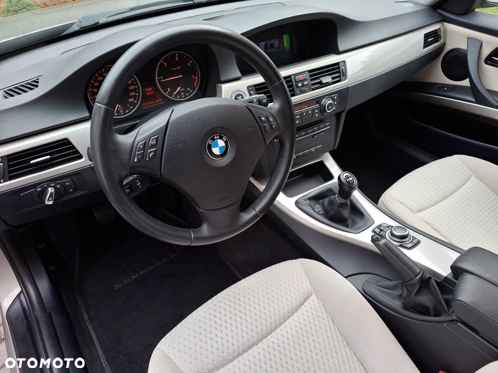 BMW Seria 3 318d DPF Edition Exclusive - 12