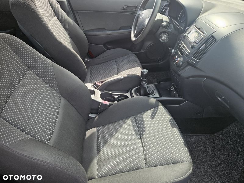 Hyundai i30 1.6 Comfort - 18