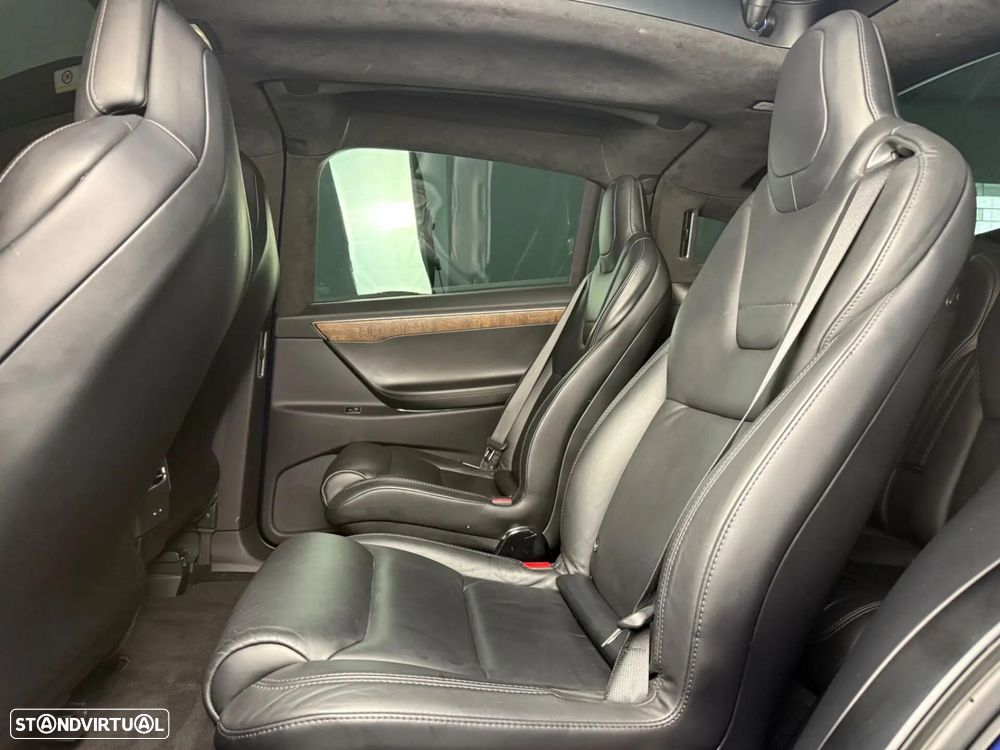 Tesla Model X 100D - 23