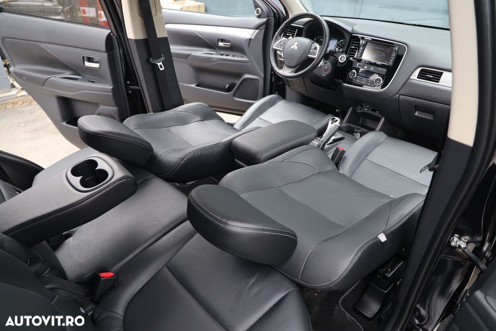 Mitsubishi Outlander 2.0 4WD Plug-In Hybrid - 15