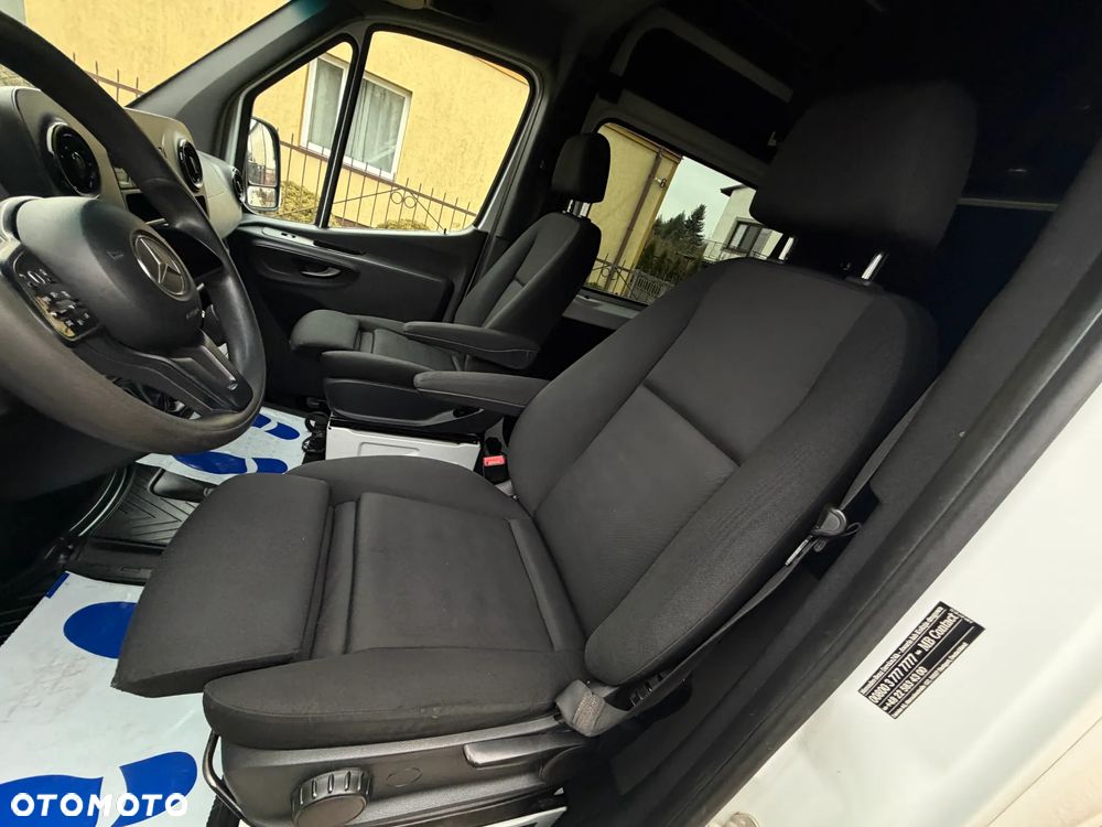 Mercedes-Benz SPRINTER - 11
