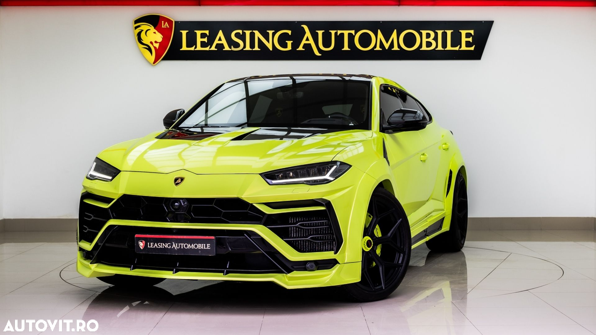 Lamborghini URUS Standard - 2