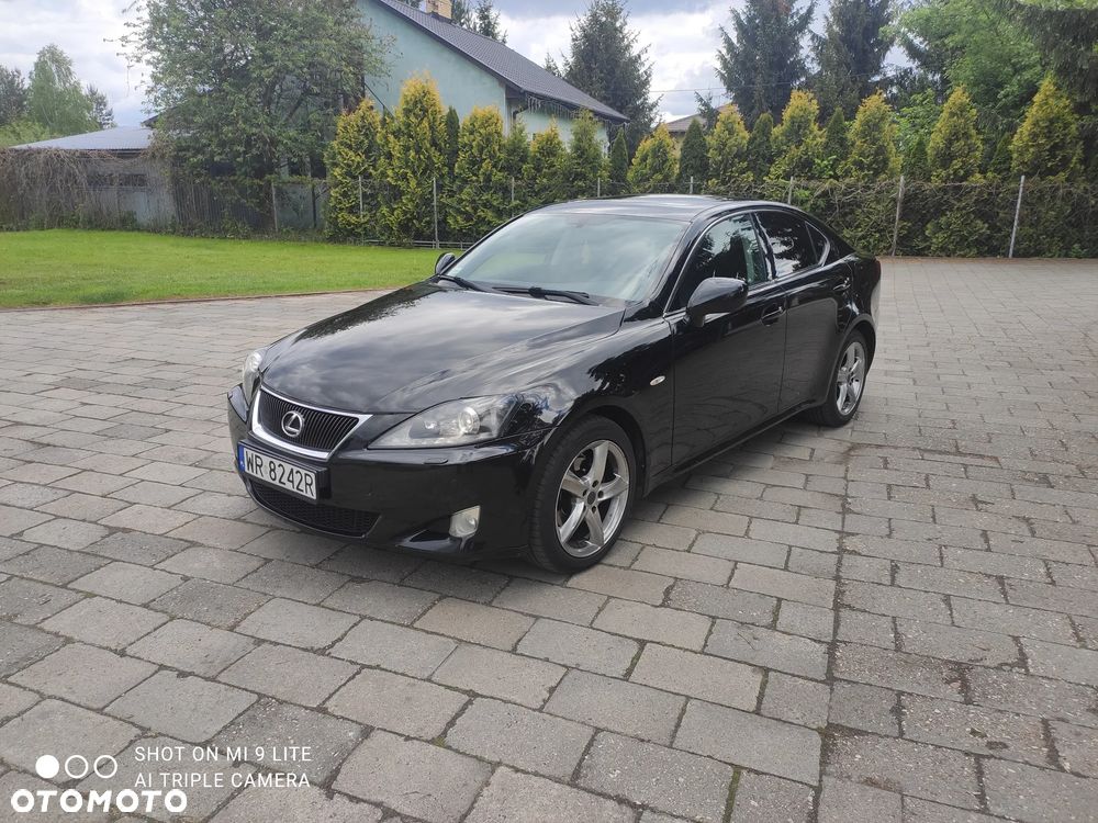 Lexus IS