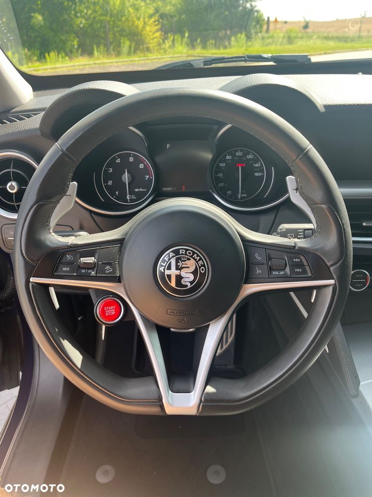 Alfa Romeo Stelvio 2.0 Turbo 16V AT8-Q4 Ti - 13