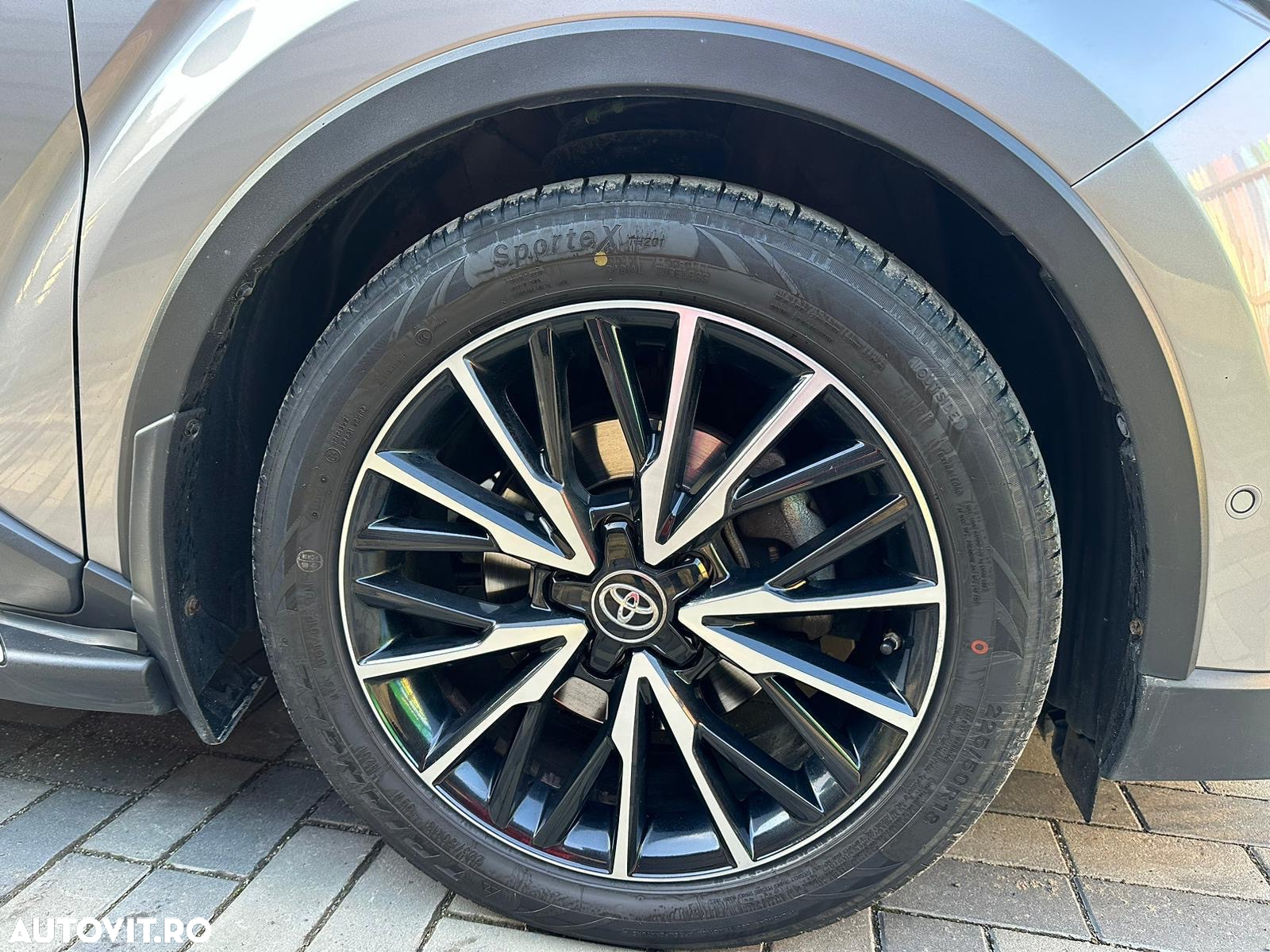 Toyota C-HR 1.8 HSD 4x2 CVT C-lassy LED - 13