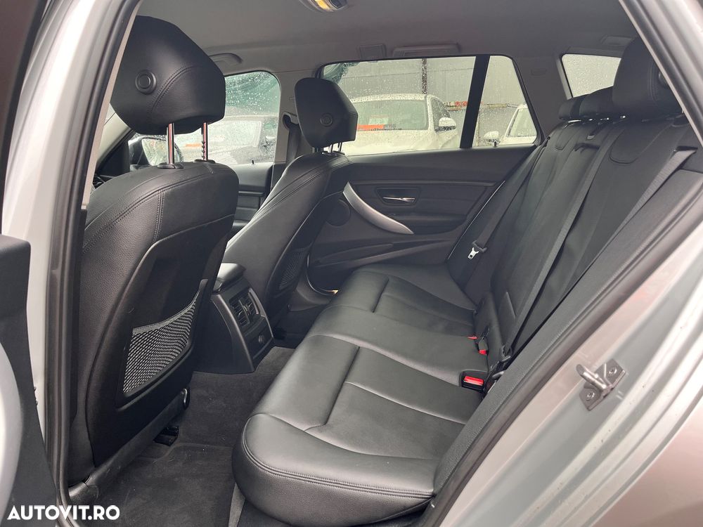 BMW Seria 3 320d Aut. Blue Performance Sport Line - 29