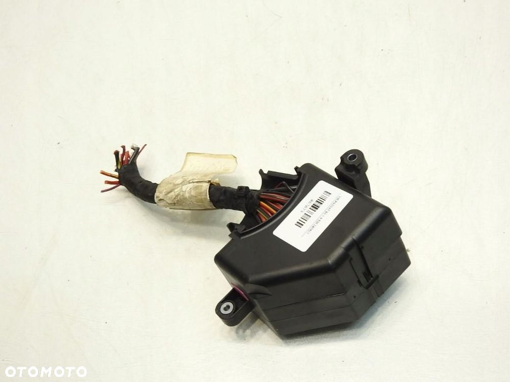 SKRZYNKA BEZPIECZNIKOW VW PASSAT B6 1.9 TDI - 3