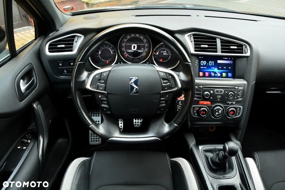 Citroën DS4 1.6 HDi SoChic - 8