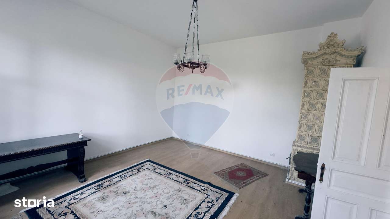 Conac boieresc renovat, 3.300 mp teren, central, Caracal - Imagine principală: 2/20