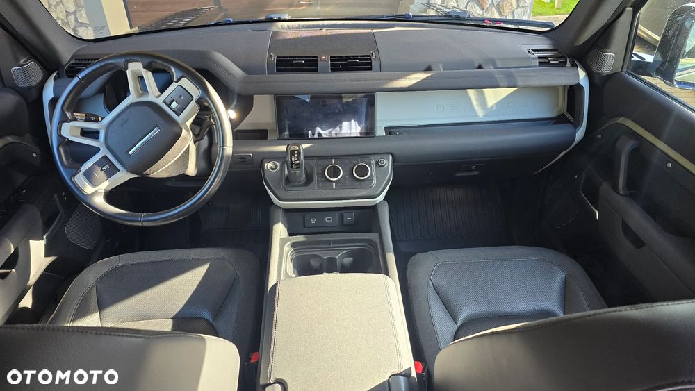 Land Rover Defender 110 D240 S - 13
