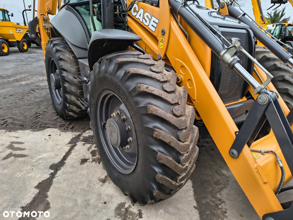 Case 695 SV 2023R - 14