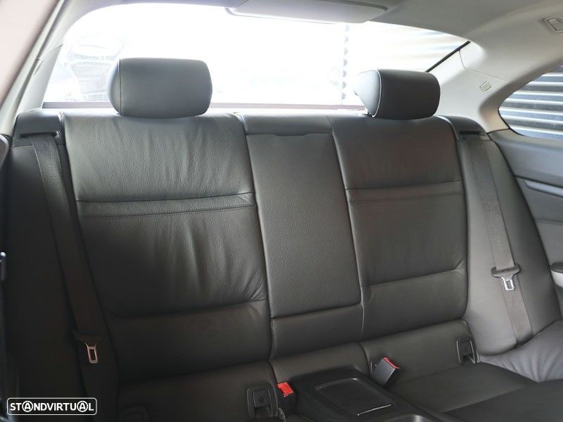 BMW 330 - 12