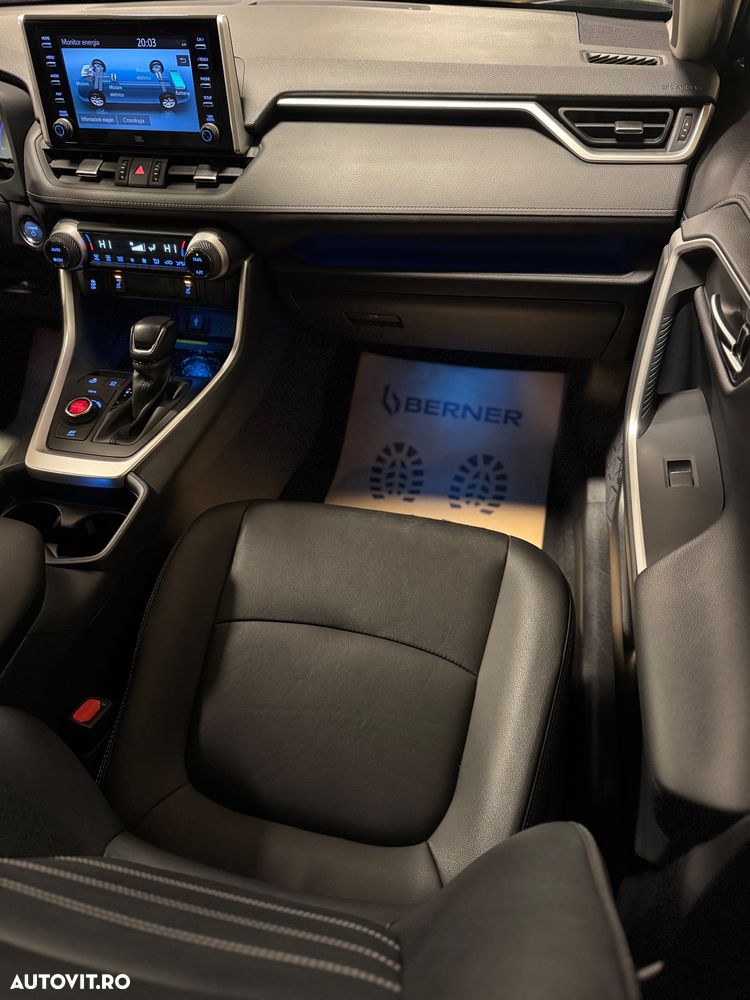 Toyota RAV4 2.5 4x4 Team Deutschland - 13