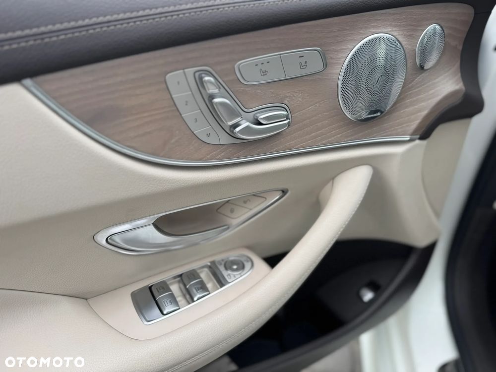 Mercedes-Benz Klasa E 400 4-Matic 9G-TRONIC - 19